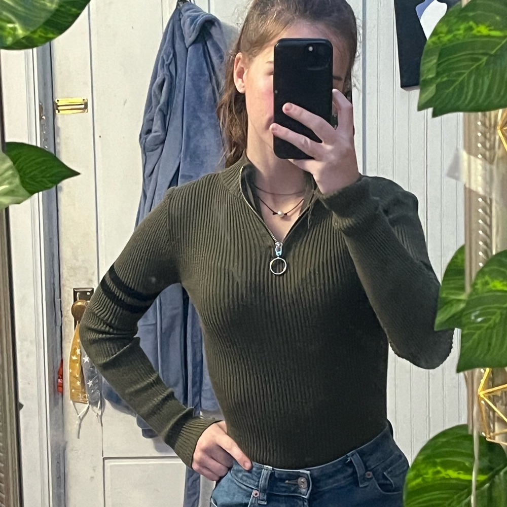 Quarter zip turtle neck
